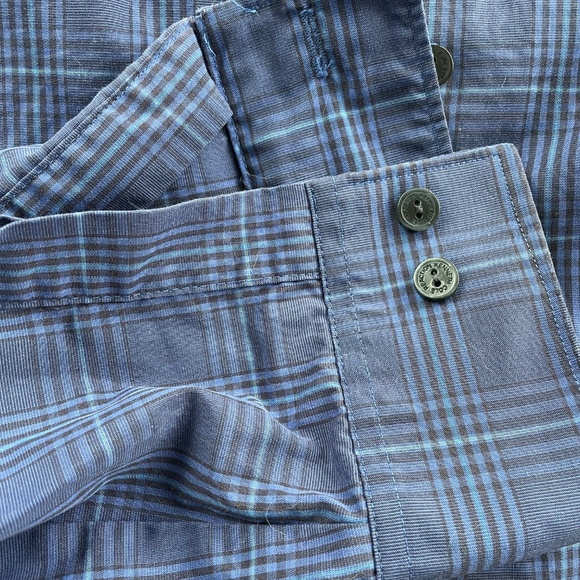 Kenneth Cole Reaction slim fit long sleeve, button down shirt  - Men's Large - Picture 11 of 11